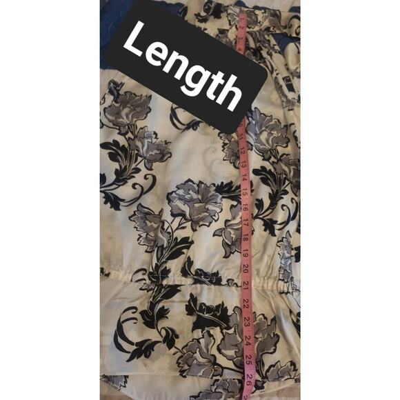 Silk Sleeveless Floral Blouse With Tie At Neck White House Black Market XXS - Picture 6 of 7